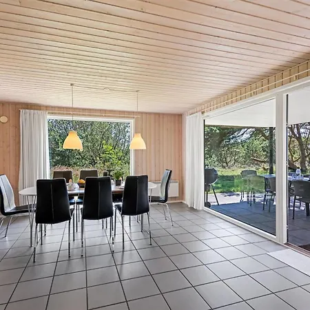 Erika - 900m From The Sea By Interhome